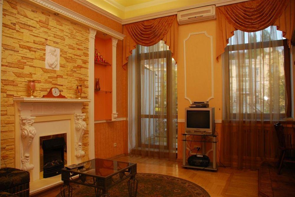 Pecherskie Lipki Hotel Kiev Eksteriør billede